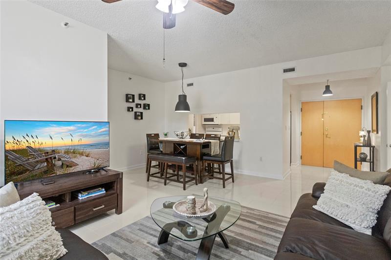 Image 16 of 39 For 9805 52nd St  218