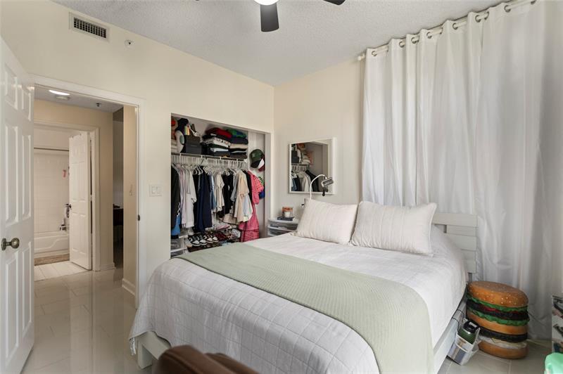 Image 20 of 39 For 9805 52nd St  218