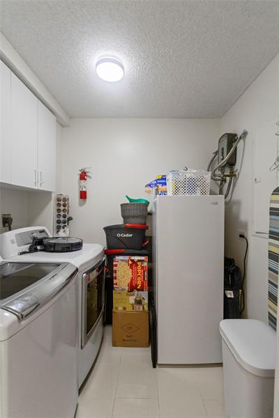 Image 9 of 39 For 9805 52nd St  218