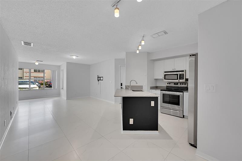 Details for 3350 Pinewalk Dr N  1416, Margate, FL 33063