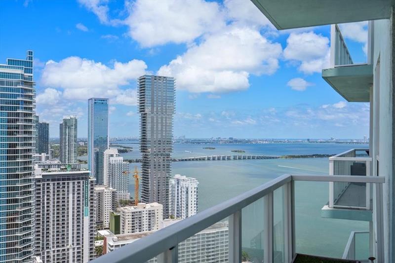 Image 3 of 19 For 1900 Bayshore Drive  1012