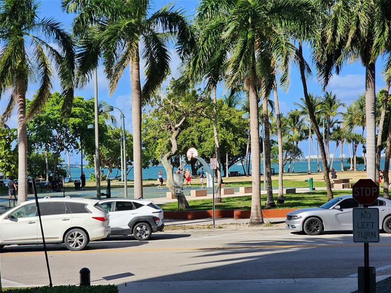 Image 5 of 19 For 1900 Bayshore Drive  1012