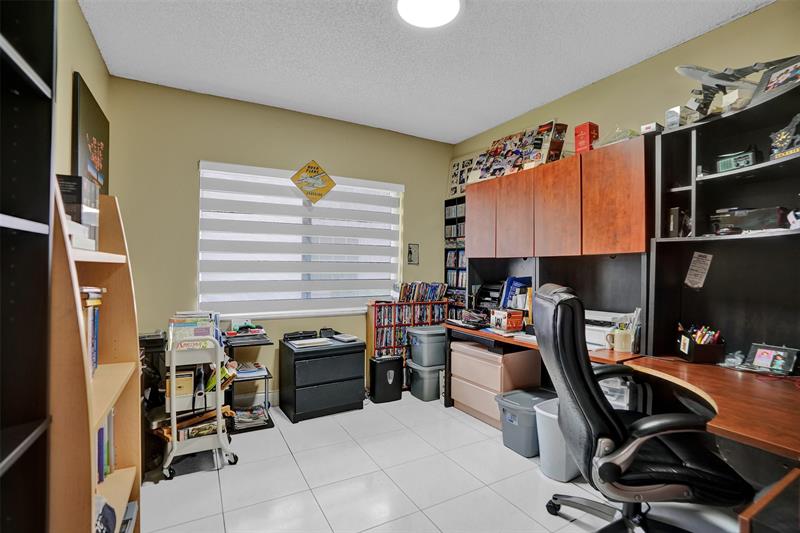 Image 12 of 27 For 5165 66th Dr