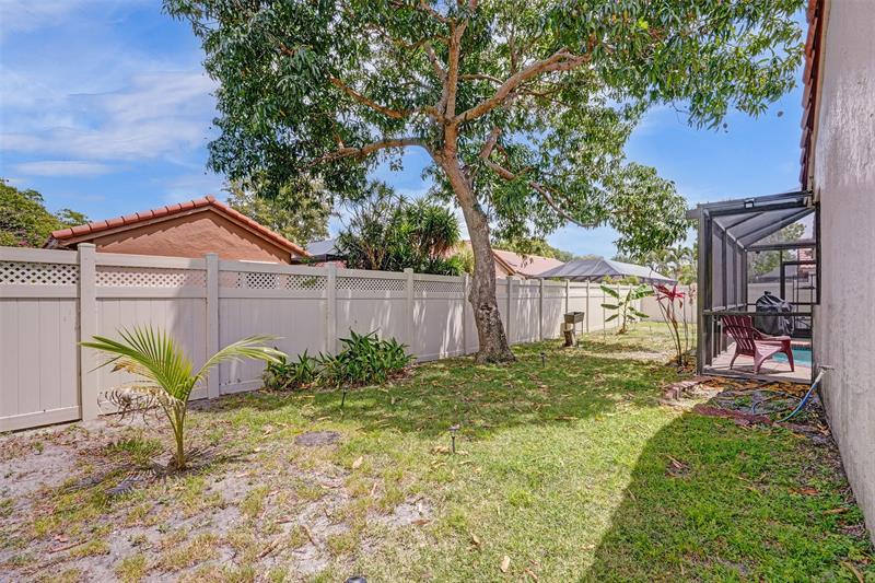 Image 19 of 27 For 5165 66th Dr