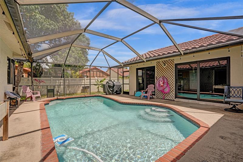 Image 22 of 27 For 5165 66th Dr