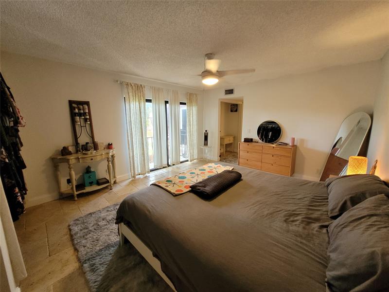 Image 16 of 32 For 3210 Spanish Wells Dr  27-a