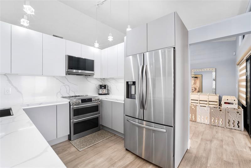 Image 12 of 47 For 21041 Woodspring Ave