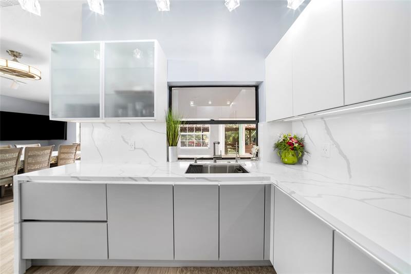 Image 13 of 47 For 21041 Woodspring Ave