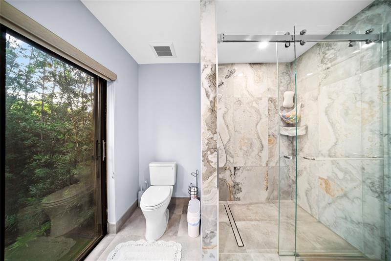 Image 18 of 47 For 21041 Woodspring Ave