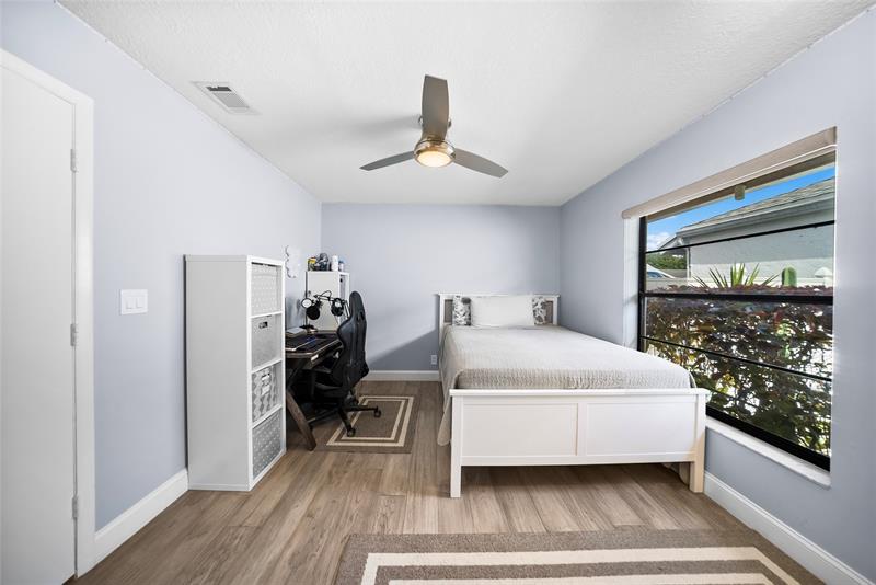 Image 22 of 47 For 21041 Woodspring Ave
