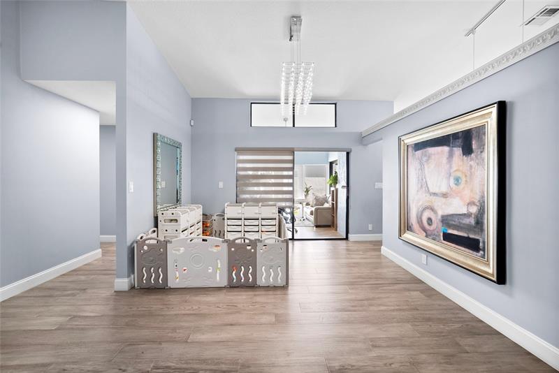 Image 3 of 47 For 21041 Woodspring Ave