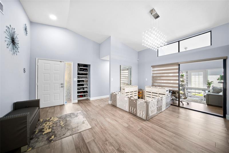 Image 5 of 47 For 21041 Woodspring Ave