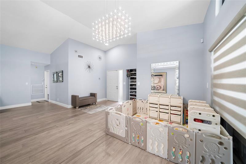Image 7 of 47 For 21041 Woodspring Ave