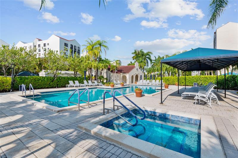 Image 11 of 35 For 7580 Regency Lakes Dr  101