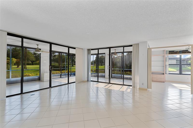 Image 15 of 35 For 7580 Regency Lakes Dr  101