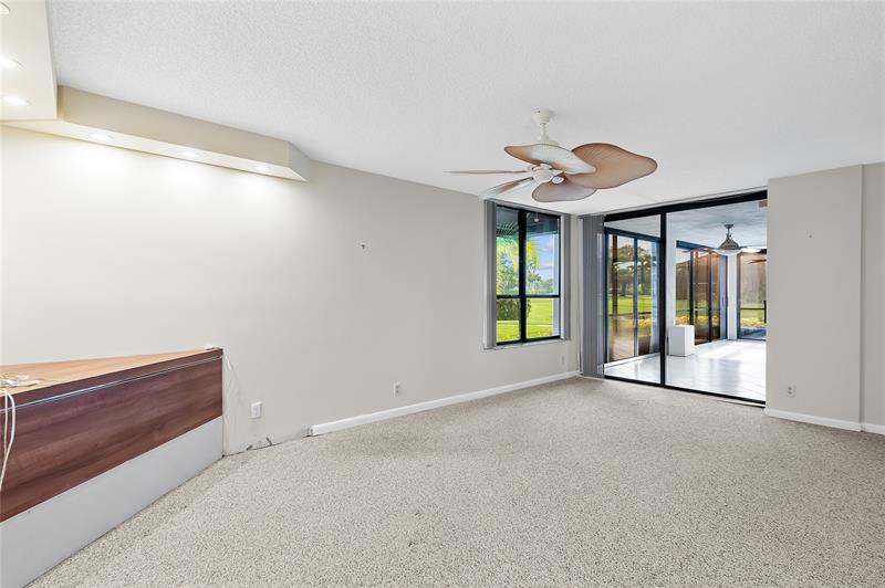 Image 21 of 35 For 7580 Regency Lakes Dr  101