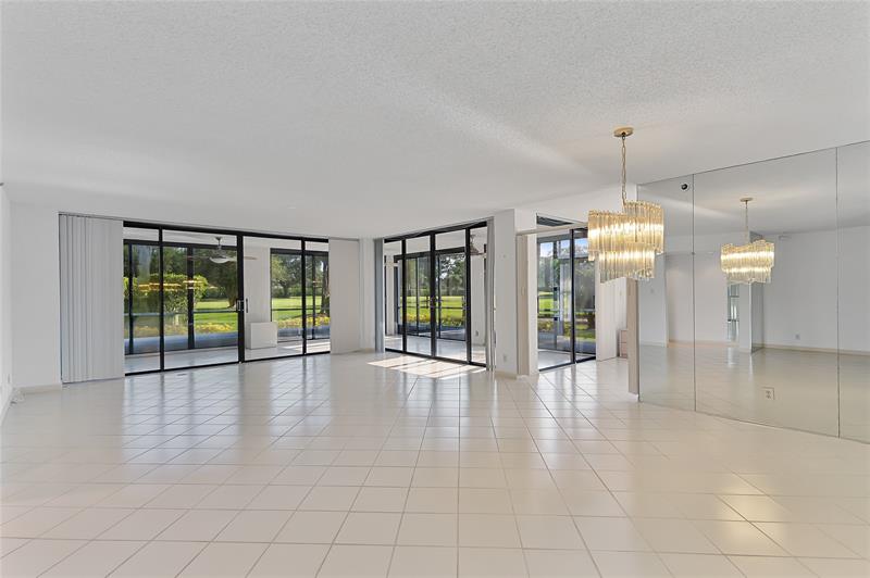 Image 4 of 35 For 7580 Regency Lakes Dr  101