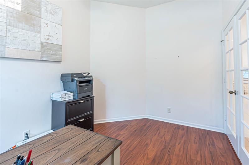 Image 12 of 38 For 970 Tulip Cir