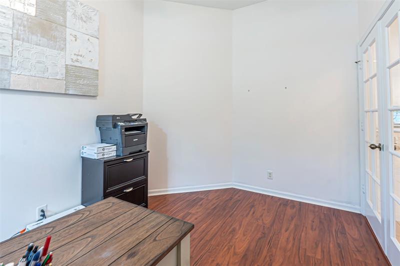 Image 13 of 38 For 970 Tulip Cir