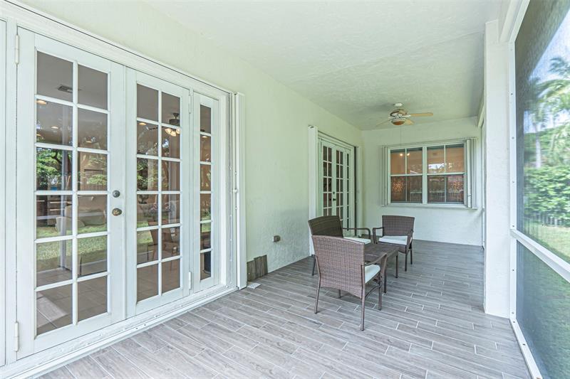 Image 15 of 38 For 970 Tulip Cir