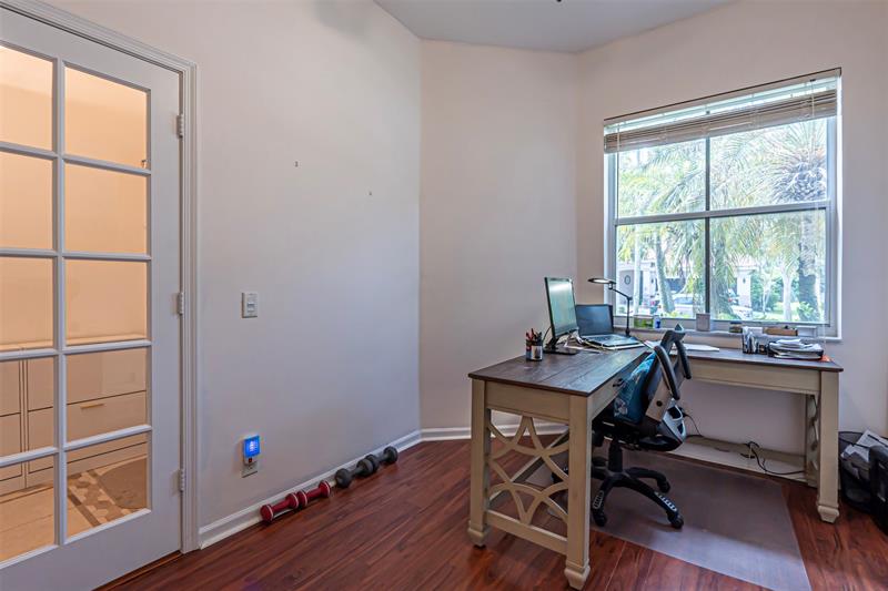 Image 16 of 38 For 970 Tulip Cir