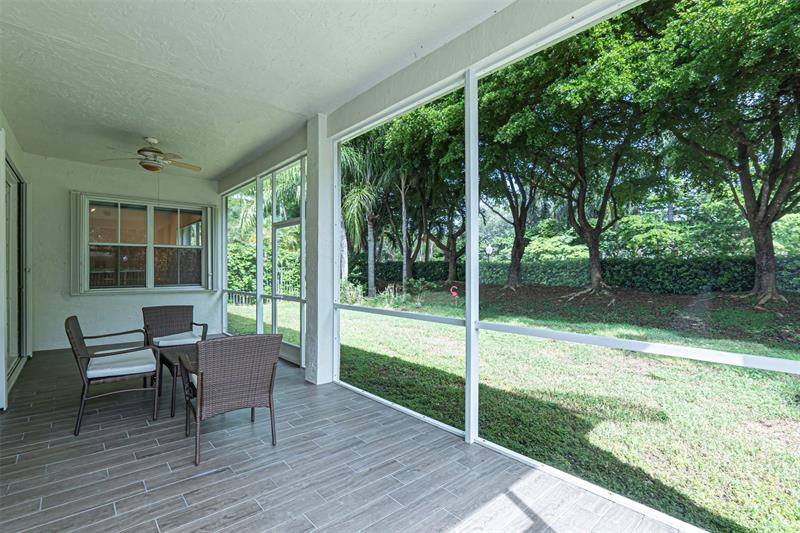 Image 19 of 38 For 970 Tulip Cir