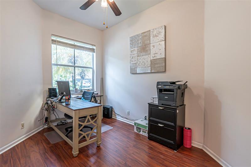 Image 20 of 38 For 970 Tulip Cir