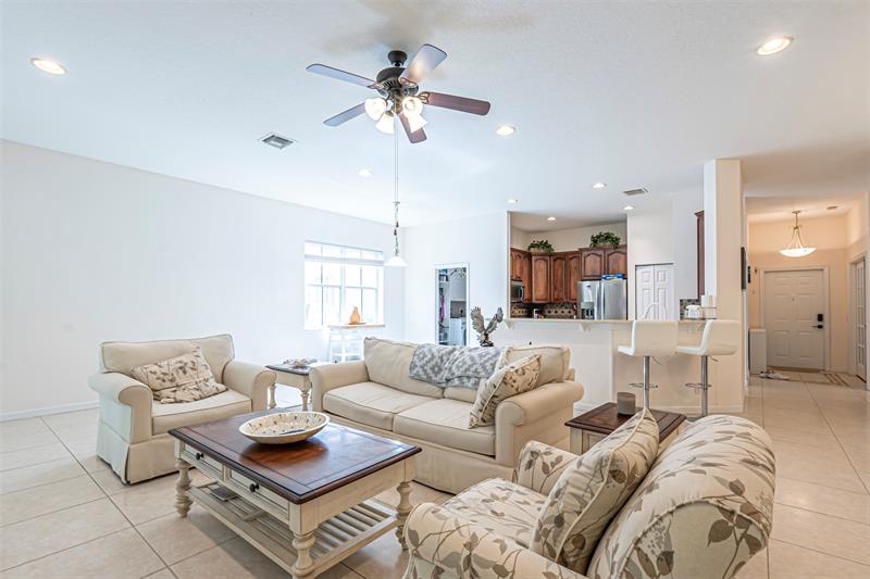 Image 21 of 38 For 970 Tulip Cir
