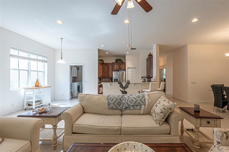 Image 22 of 38 For 970 Tulip Cir