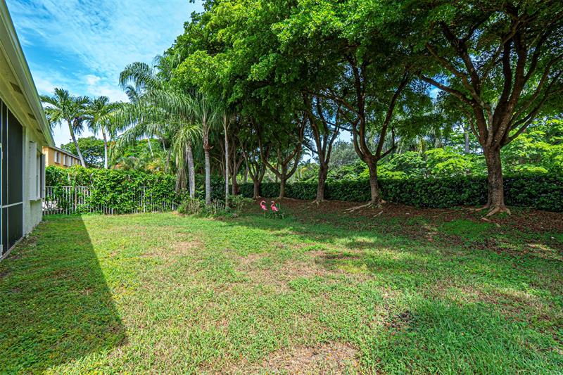 Image 3 of 38 For 970 Tulip Cir