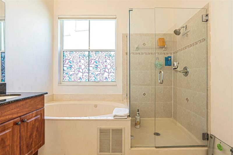 Image 32 of 38 For 970 Tulip Cir