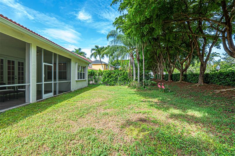 Image 5 of 38 For 970 Tulip Cir