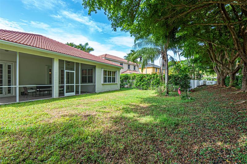 Image 6 of 38 For 970 Tulip Cir
