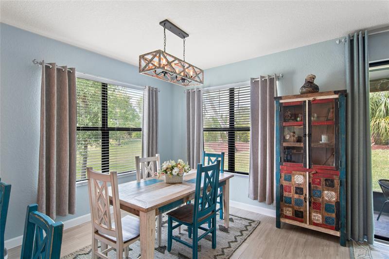 Image 12 of 35 For 10095 Villa Cir