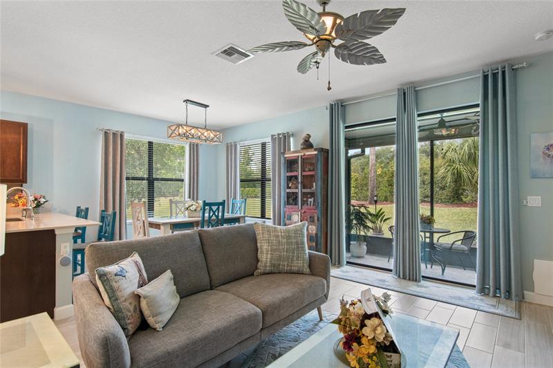 Image 13 of 35 For 10095 Villa Cir