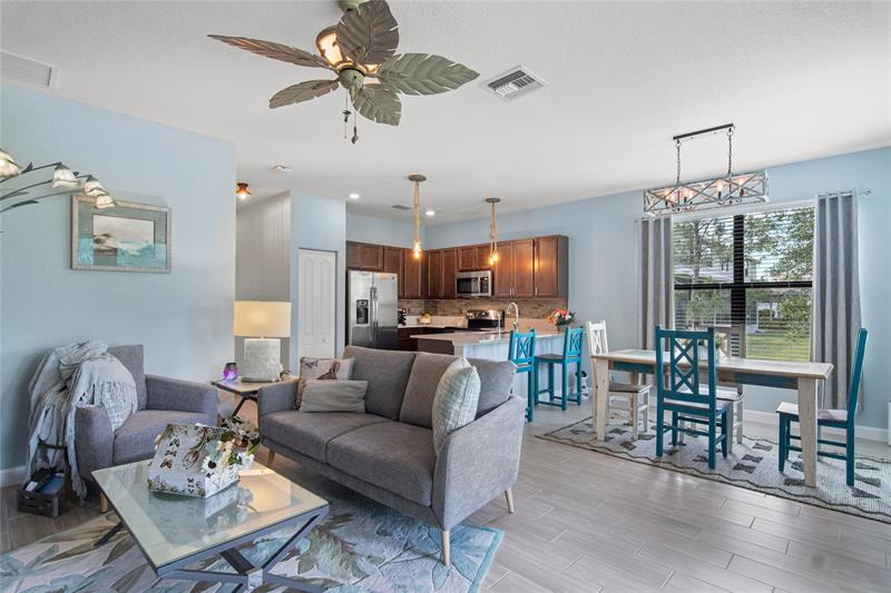 Image 3 of 35 For 10095 Villa Cir
