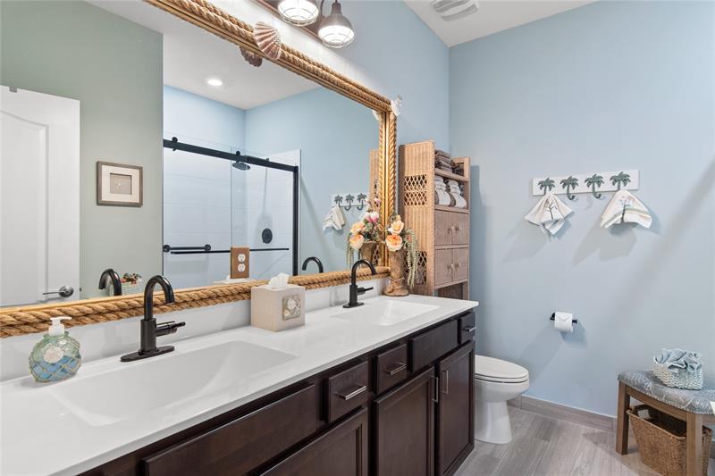 Image 6 of 35 For 10095 Villa Cir