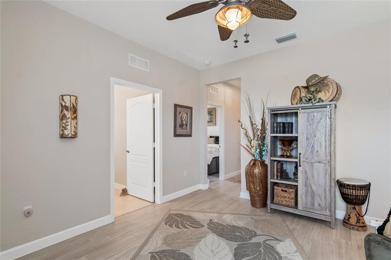 Image 8 of 35 For 10095 Villa Cir