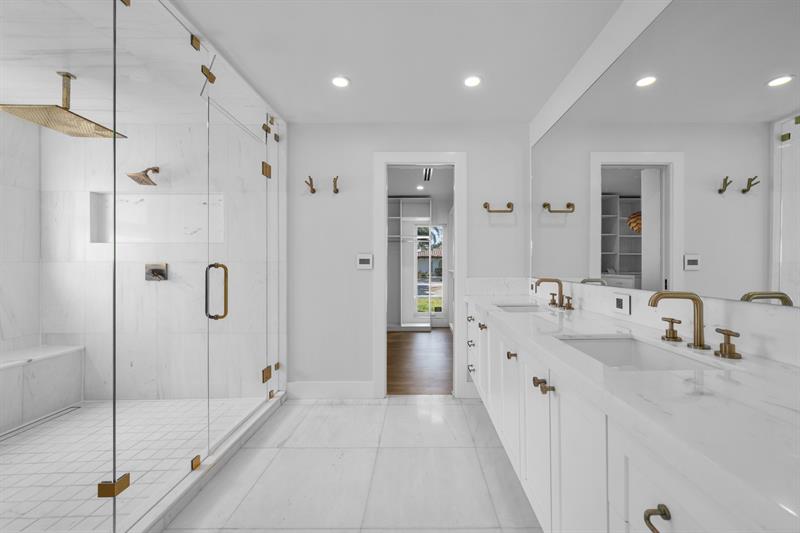Image 22 of 59 For 2911 55th St
