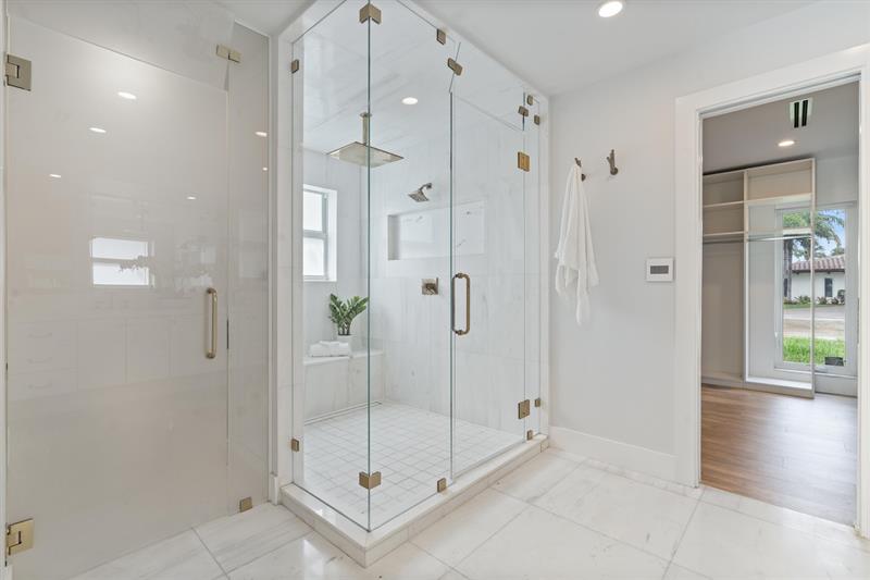 Image 23 of 59 For 2911 55th St