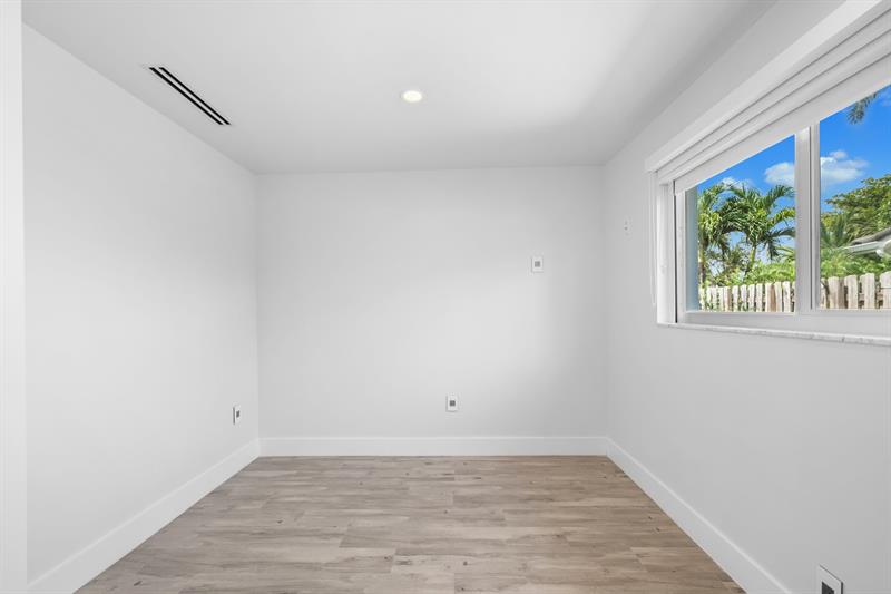 Image 26 of 59 For 2911 55th St