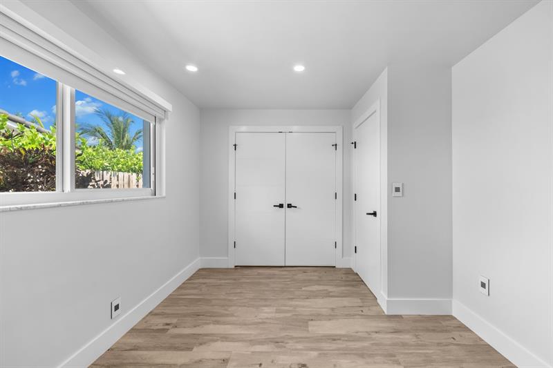 Image 27 of 59 For 2911 55th St