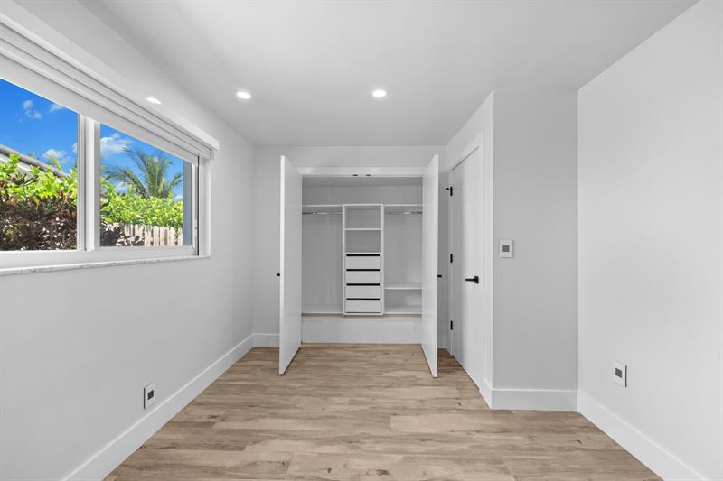 Image 28 of 59 For 2911 55th St