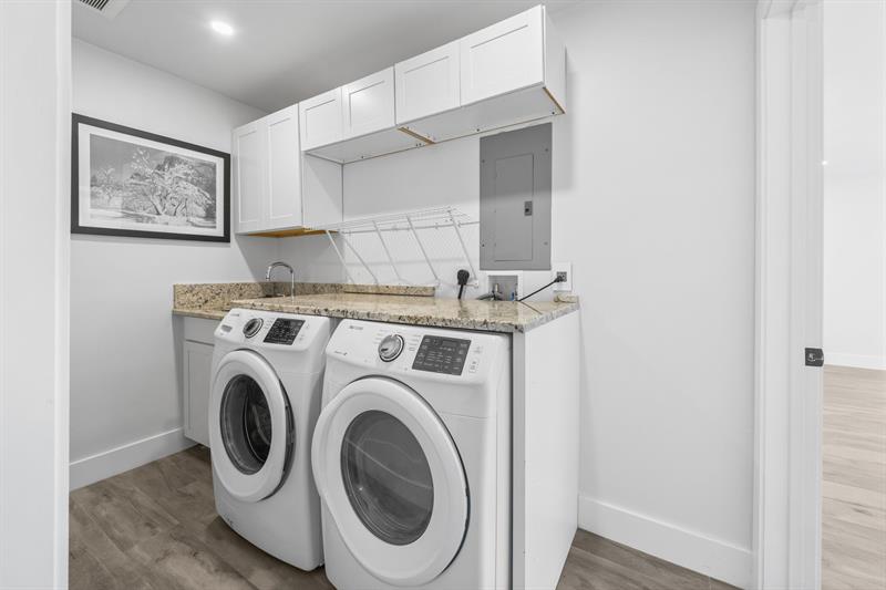 Image 38 of 59 For 2911 55th St