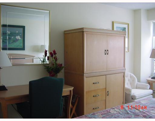 Image 14 of 40 For 4010 Galt Ocean Dr  706