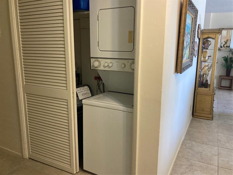 Image 21 of 40 For 4010 Galt Ocean Dr  706