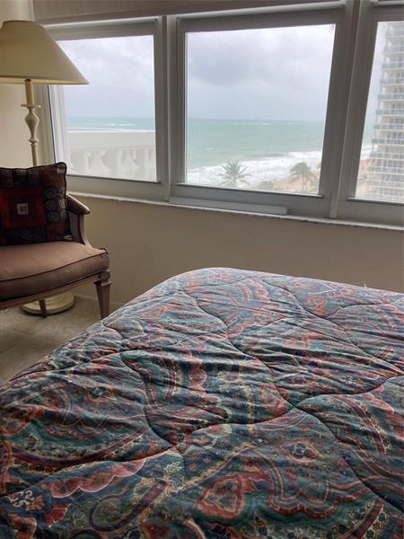 Image 27 of 40 For 4010 Galt Ocean Dr  706