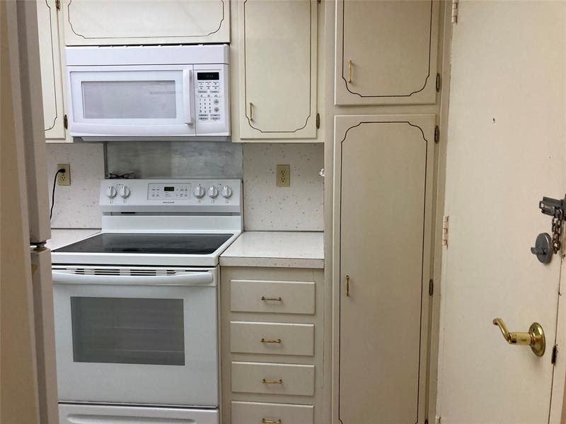 Image 30 of 40 For 4010 Galt Ocean Dr  706