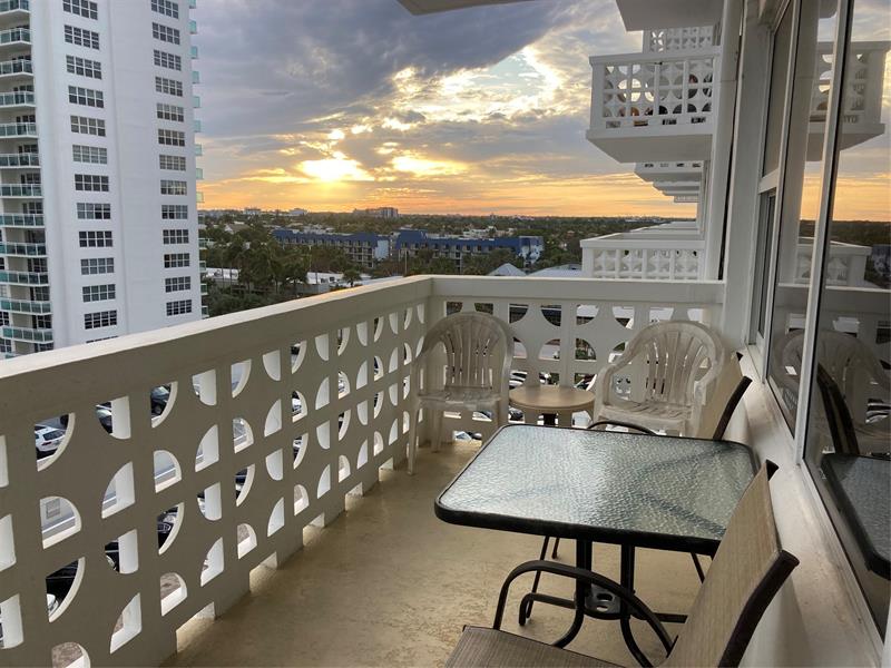 Image 4 of 40 For 4010 Galt Ocean Dr  706