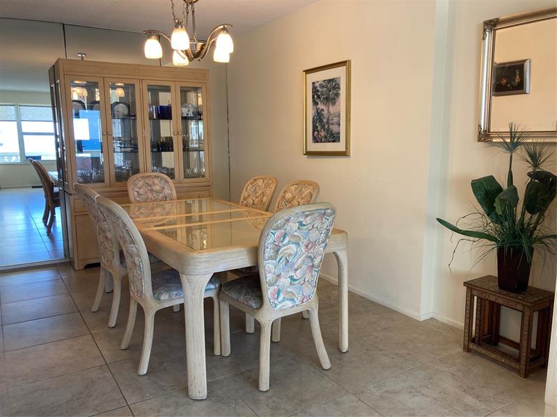 Image 9 of 40 For 4010 Galt Ocean Dr  706